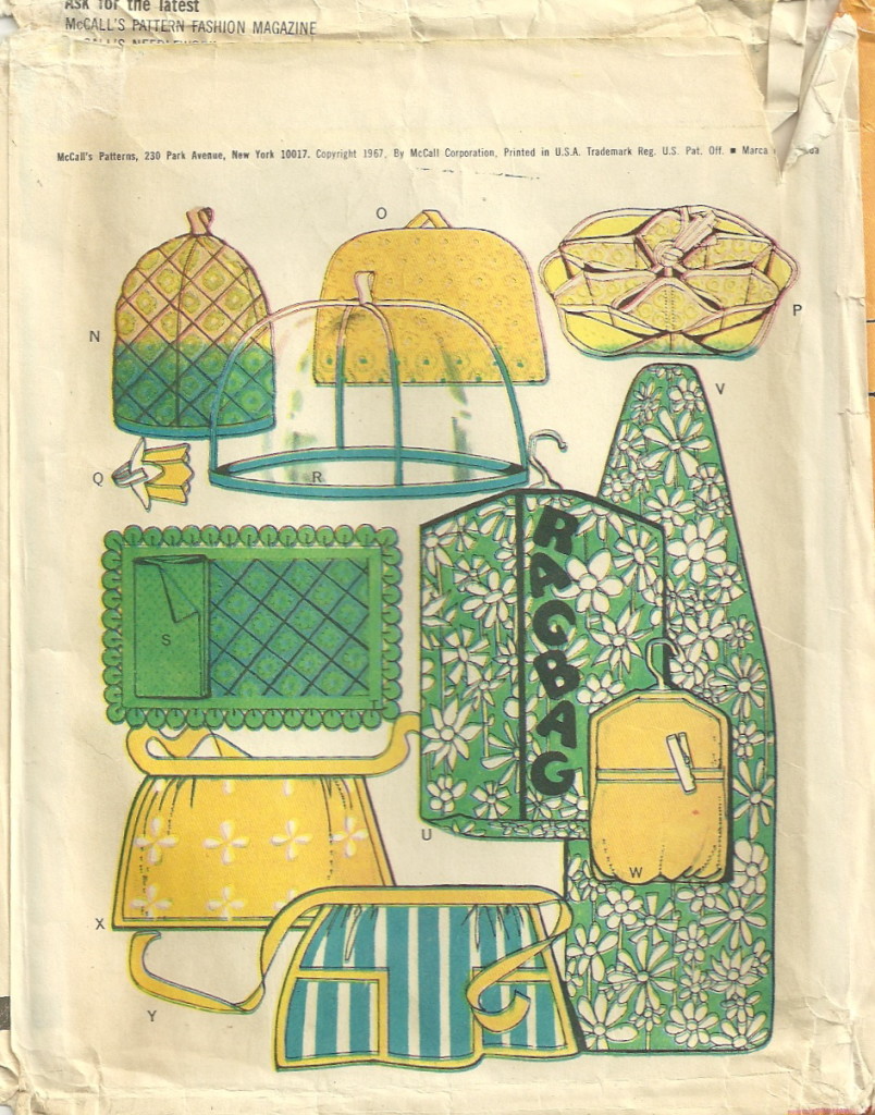 Kitchen and Household Craft Patterns Pot Holders Appliance Covers Oven Mitts Storage Bags Bun /& Tea Cozy McCall/'s Sewing Pattern 8774  Uncut